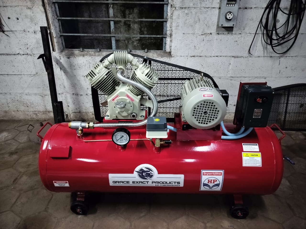 AIR COMPRESSOR